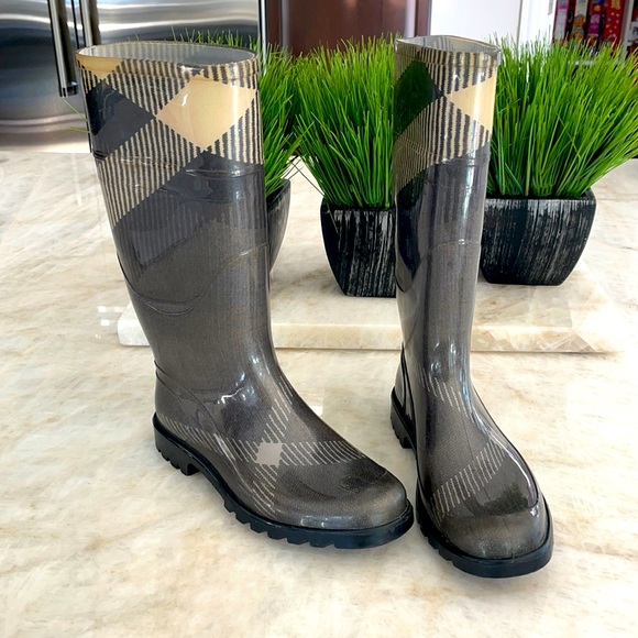Burberry Shoes - Burberry Rain boots 8.5